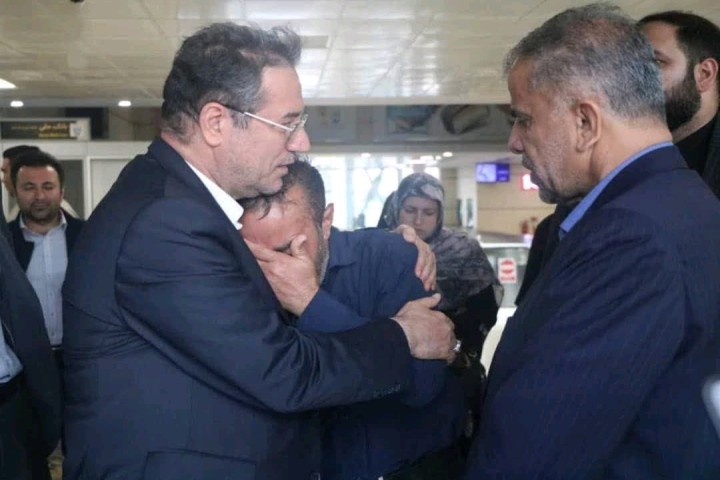 استاندار آذربایجانغربی با والدین دانش آموز فوت شده دیدار کرد