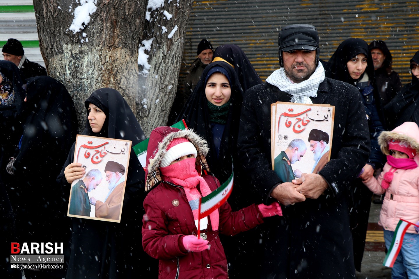 کودکان و نوجوان انقلابی در راهپیمایی 22 بهمن ارومیه