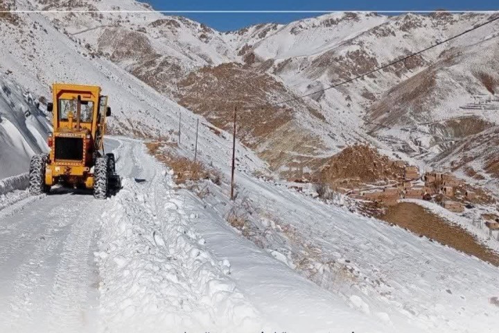 ۴۷۶ کیلومتر از محور‌های مواصلاتی آذربایجان غربی برف روبی شد