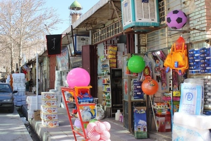 پایمال شدن حق شهروندان با معضلی به نام سد معبر