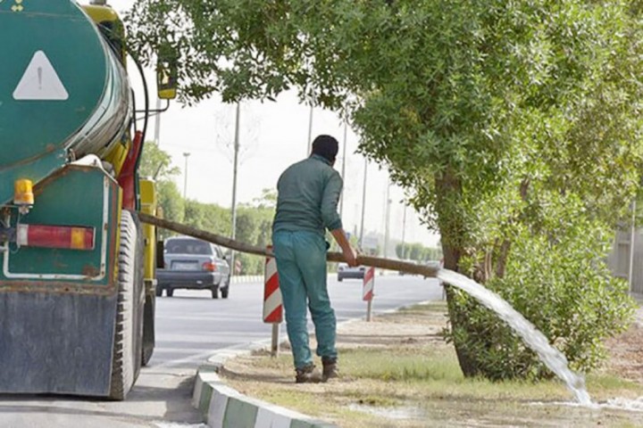 آبیاری فضای سبز شهری یا خیابان ها / مسئله این است؟!