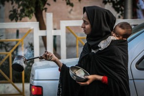 متکدیانی که در ماه میلیون‌ها درآمد دارند