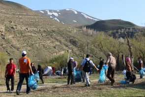 20 فروردین 94  روز جمعه،  طبیعت ارومیه  دوباره جان تازه ای گرفت