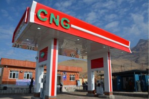 سوختگیری در جایگاههای CNG توسط اپراتورها انجام می شود