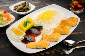 چلو کباب ماهی گندمک چلو کباب ماهی گندمک