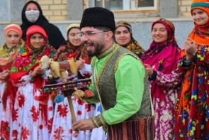 آیینهای چهارشنبه آخر سال در میان مردم آذربایجان غربی آیینهای چهارشنبه آخر سال در میان مردم آذربایجان غربی