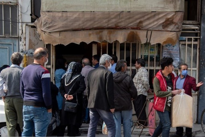 بازگشت صف‌های طولانی در نانوایی‌های ارومیه و سکوت مسئولان!